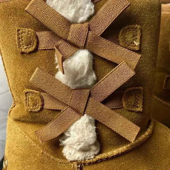 KOOLABURRA BY UGG GIRLS SIZE 4 PULL ON CARAMEL TAN BOOTS SHERPA LINED BOW ACCENT - Picture 3 of 14